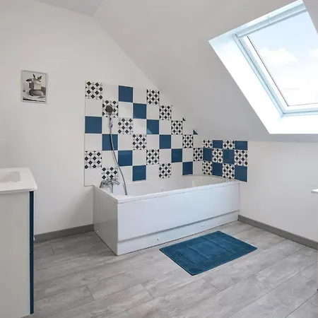 4 Bedroom Cozy In Nyaraló *