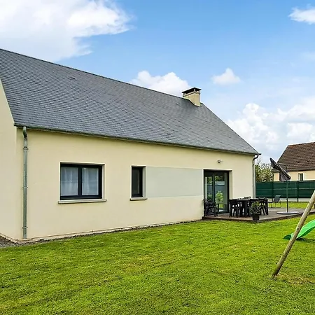 4 Bedroom Cozy In Nyaraló Gouville-sur-Mer