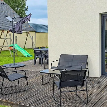 4 Bedroom Cozy In Gouville-sur-Mer